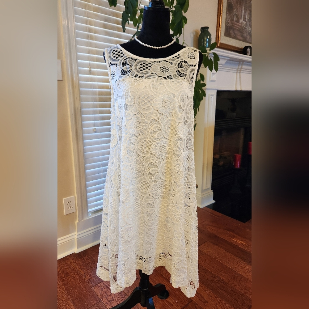 Chic Ivory Lace Maxi Dress
